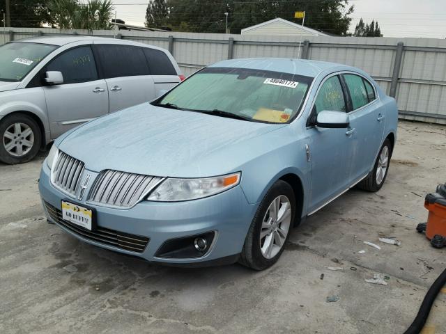 1LNHM93R09G608459 - 2009 LINCOLN MKS BLUE photo 2