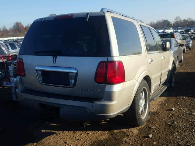 5LMFU28R84LJ36290 - 2004 LINCOLN NAVIGATOR GRAY photo 4