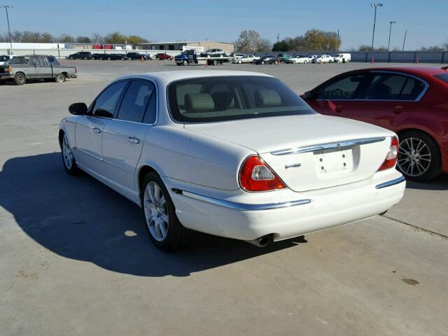 SAJWA71C34SG25483 - 2004 JAGUAR XJ8 WHITE photo 3