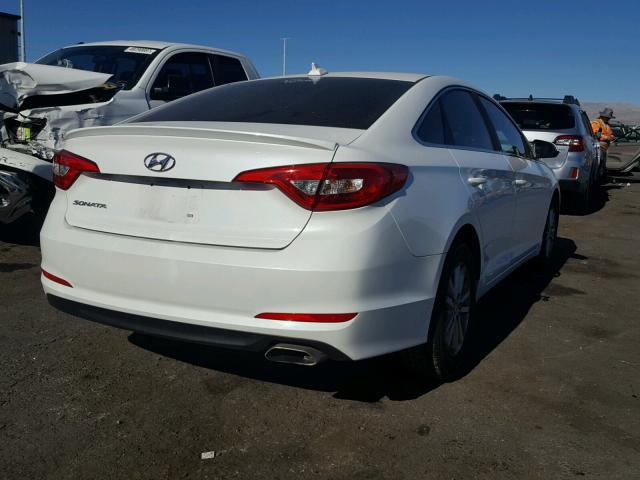 5NPE24AF6FH130404 - 2015 HYUNDAI SONATA SE WHITE photo 4