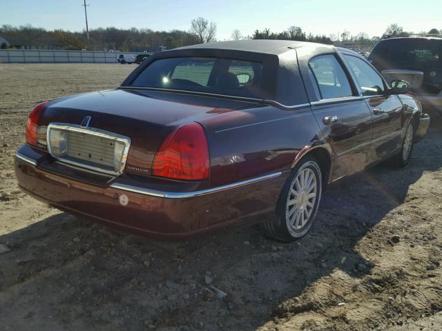 1LNHM82W63Y705314 - 2003 LINCOLN TOWN CAR S MAROON photo 4