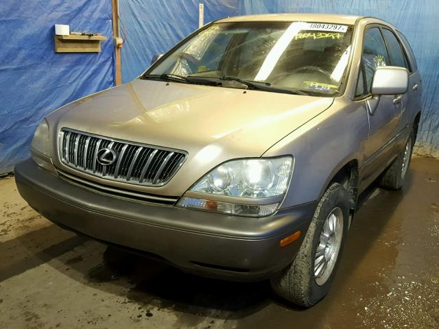 JTJHF10U110170036 - 2001 LEXUS RX 300 BEIGE photo 2