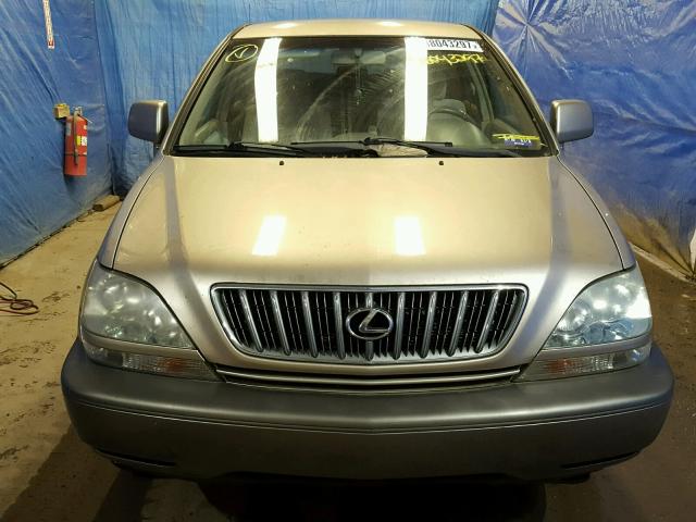 JTJHF10U110170036 - 2001 LEXUS RX 300 BEIGE photo 9