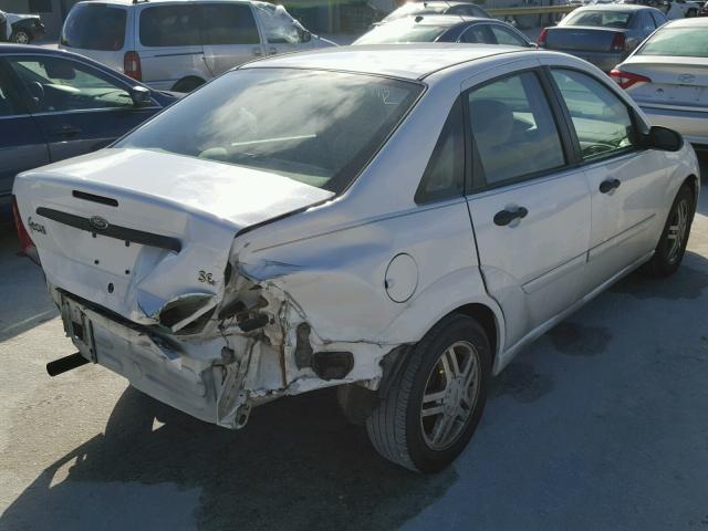 1FAFP34373W214065 - 2003 FORD FOCUS SE C WHITE photo 4