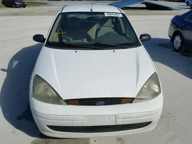 1FAFP34373W214065 - 2003 FORD FOCUS SE C WHITE photo 9