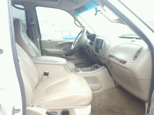 1FMRU17L82LA28658 - 2002 FORD EXPEDITION WHITE photo 5