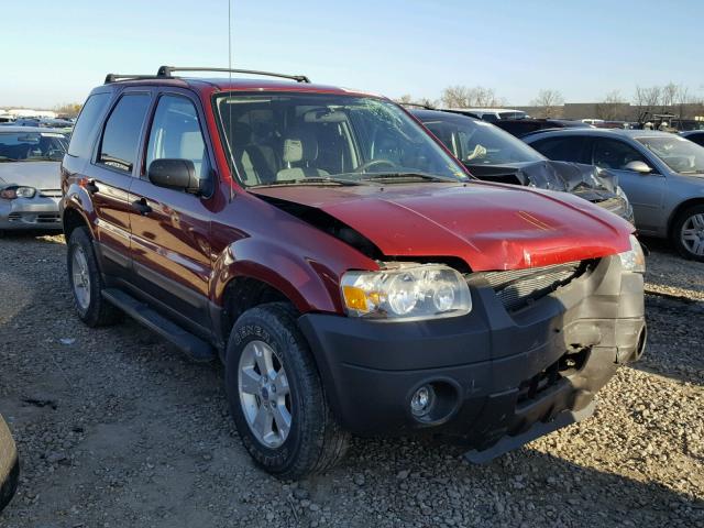 1FMYU93155KA94397 - 2005 FORD ESCAPE XLT MAROON photo 1