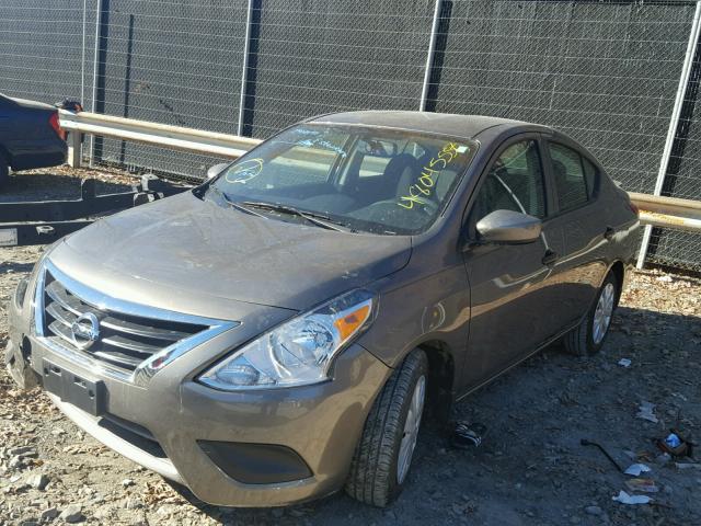 3N1CN7AP3HL834994 - 2017 NISSAN VERSA S GRAY photo 2