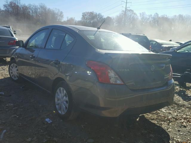 3N1CN7AP3HL834994 - 2017 NISSAN VERSA S GRAY photo 3