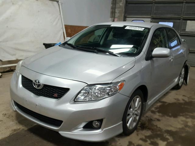 2T1BU4EE2AC354943 - 2010 TOYOTA COROLLA BA SILVER photo 2