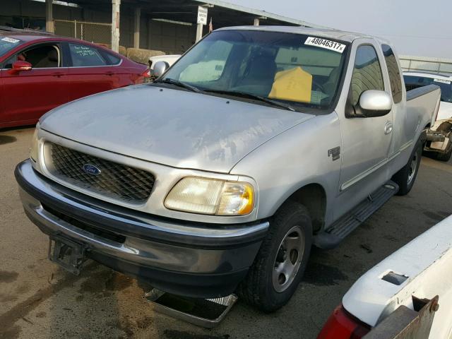 1FTZX1764WNA67926 - 1998 FORD F150 SILVER photo 2