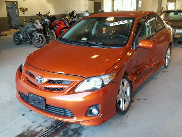 2T1BU4EE3DC066580 - 2013 TOYOTA COROLLA BA ORANGE photo 2