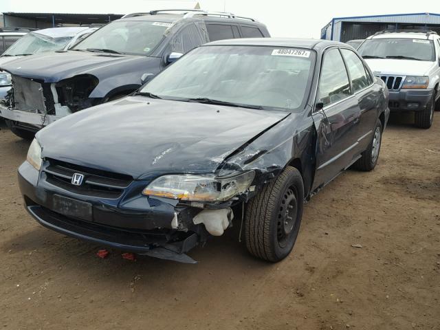 1HGCG5640YA012401 - 2000 HONDA ACCORD LX GREEN photo 2