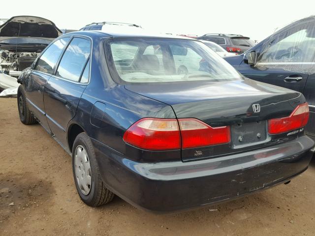 1HGCG5640YA012401 - 2000 HONDA ACCORD LX GREEN photo 3