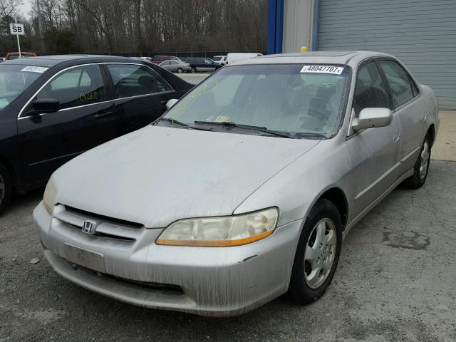 1HGCG5655WA165362 - 1998 HONDA ACCORD EX BEIGE photo 2