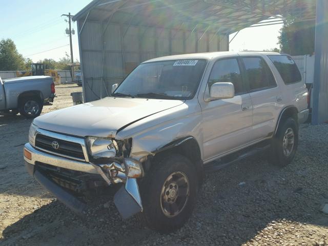 JT3HN86R0W0162359 - 1998 TOYOTA 4RUNNER SR SILVER photo 2