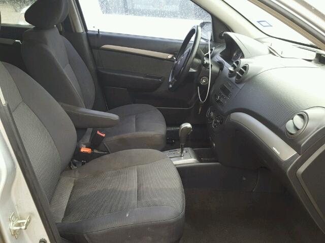 KL1TD56618B024616 - 2008 CHEVROLET AVEO BASE SILVER photo 5