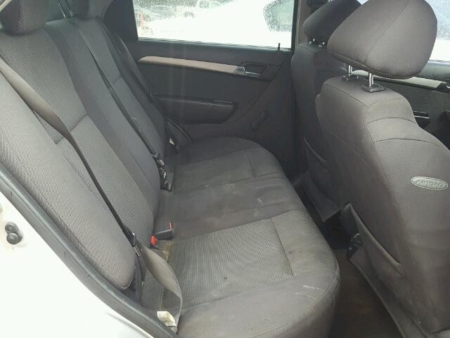 KL1TD56618B024616 - 2008 CHEVROLET AVEO BASE SILVER photo 6