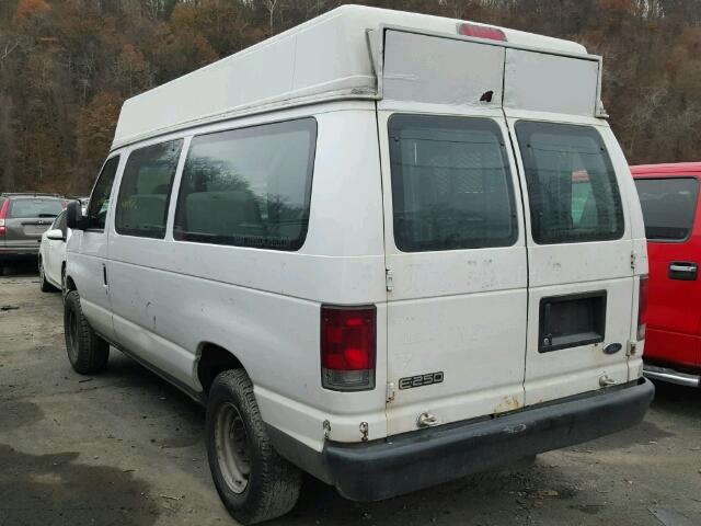 1FTNE24233HA46135 - 2003 FORD ECONOLINE WHITE photo 3