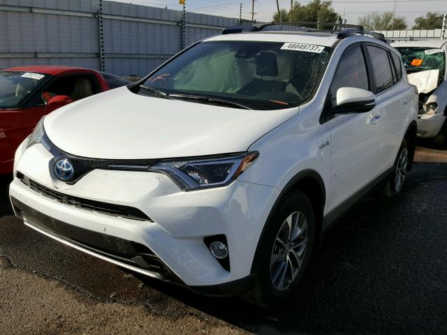 JTMRJREV8HD088801 - 2017 TOYOTA RAV4 HV LE WHITE photo 2