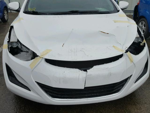 5NPDH4AE3EH465569 - 2014 HYUNDAI ELANTRA SE WHITE photo 9