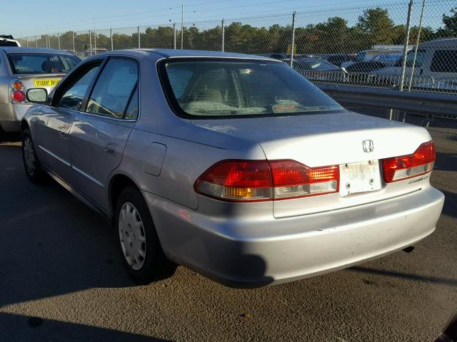 1HGCG66532A009045 - 2002 HONDA ACCORD LX SILVER photo 3