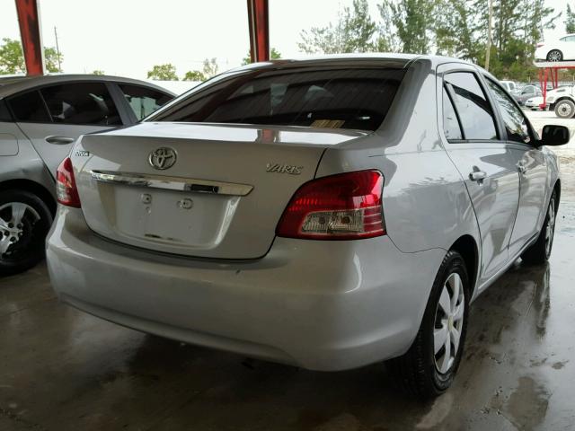 JTDBT903691301409 - 2009 TOYOTA YARIS GRAY photo 4