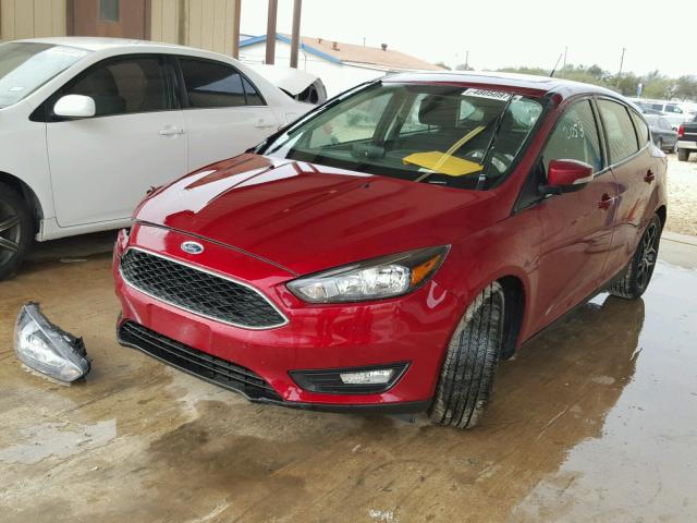 1FADP3M26HL318716 - 2017 FORD FOCUS SEL RED photo 2