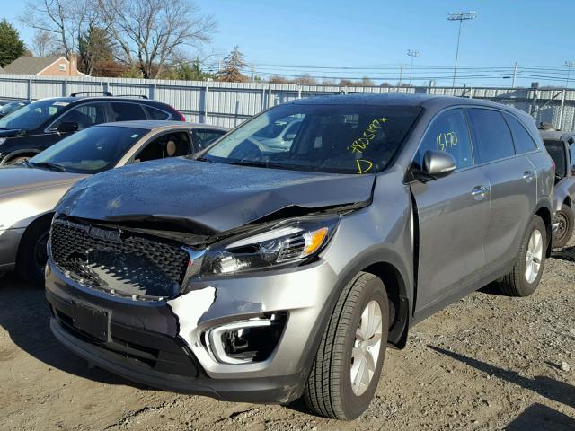 5XYPG4A37HG264753 - 2017 KIA SORENTO LX GRAY photo 2