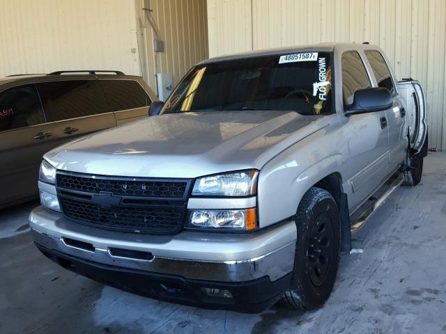 2GCEC13V371181913 - 2007 CHEVROLET SILVERADO GRAY photo 2