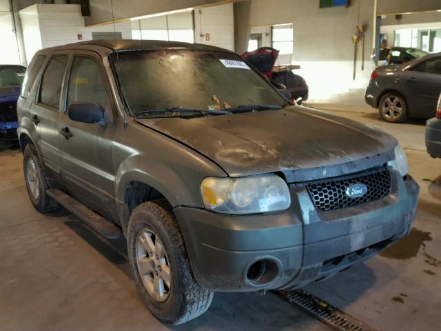 1FMYU031X5KB06345 - 2005 FORD ESCAPE XLT GREEN photo 1