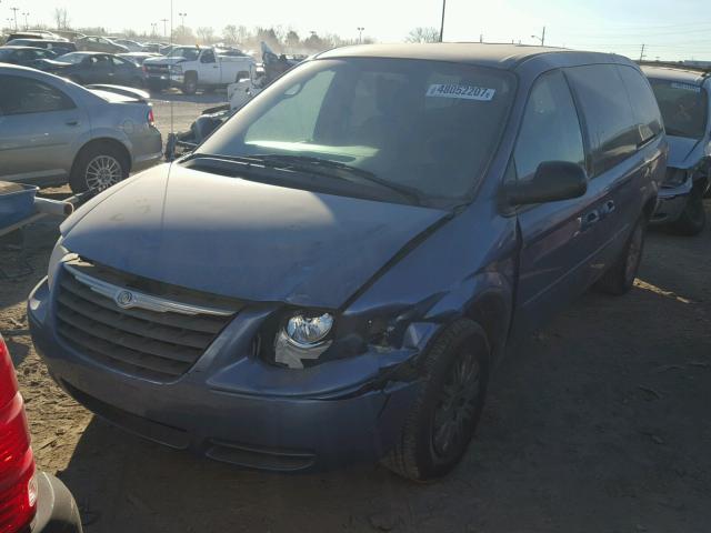 2A4GP44RX7R195013 - 2007 CHRYSLER TOWN & COU BLUE photo 2