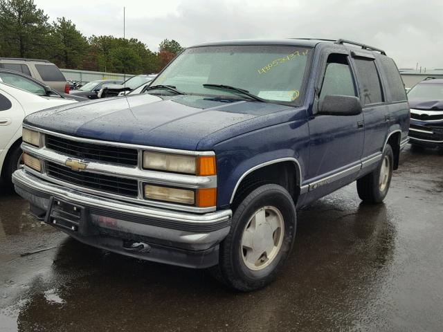 1GNEK13R3XJ488050 - 1999 CHEVROLET TAHOE K150 BLUE photo 2