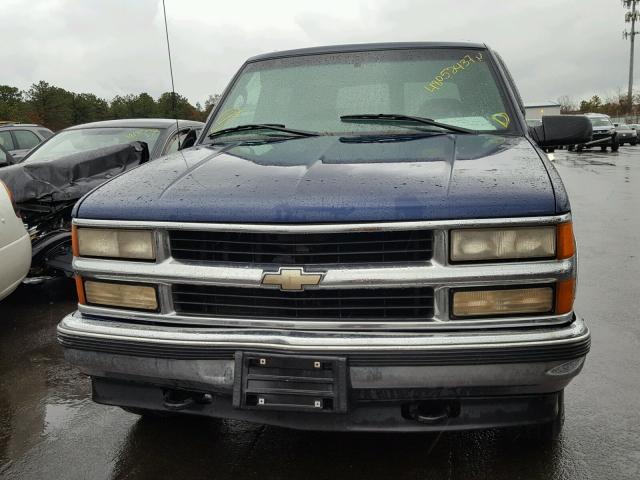 1GNEK13R3XJ488050 - 1999 CHEVROLET TAHOE K150 BLUE photo 9