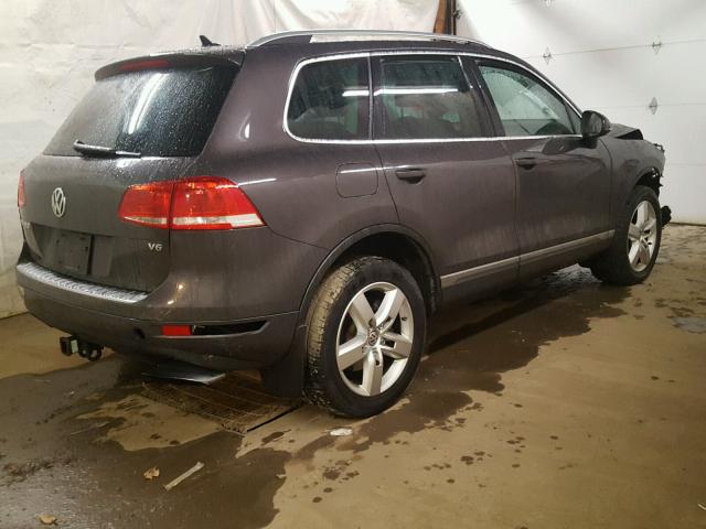 WVGEF9BP2CD006071 - 2012 VOLKSWAGEN TOUAREG V6 GRAY photo 4