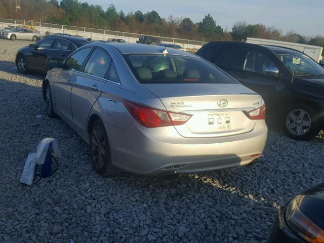 5NPEC4AB4CH388068 - 2012 HYUNDAI SONATA SE SILVER photo 3