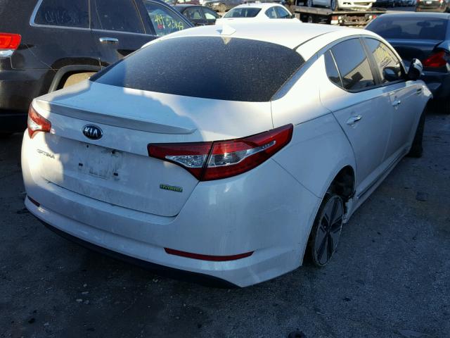 KNAGM4AD4D5055763 - 2013 KIA OPTIMA HYB WHITE photo 4