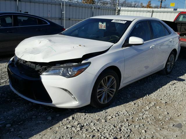 4T1BF1FK9FU050320 - 2015 TOYOTA CAMRY LE WHITE photo 2