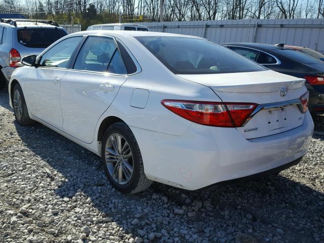 4T1BF1FK9FU050320 - 2015 TOYOTA CAMRY LE WHITE photo 3