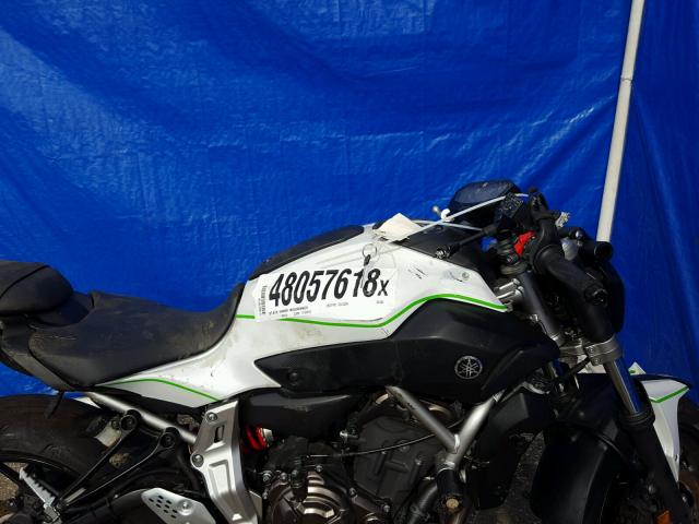 JYARM06E9FA001385 - 2015 YAMAHA FZ07 WHITE photo 5