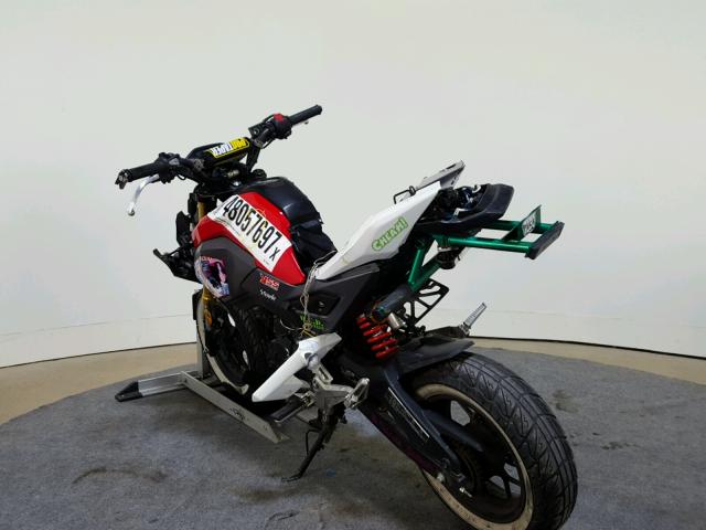 MLHJC6113H5202557 - 2017 HONDA GROM 125 WHITE photo 6