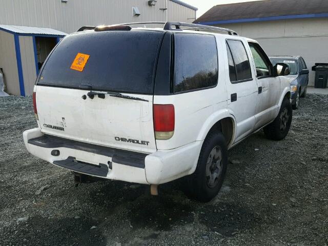 1GNDT13W62K236729 - 2002 CHEVROLET BLAZER WHITE photo 4