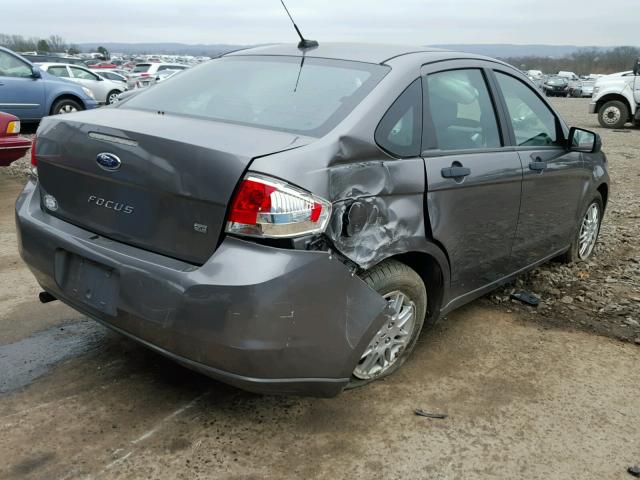 1FAHP3FN6BW100614 - 2011 FORD FOCUS SE GRAY photo 4