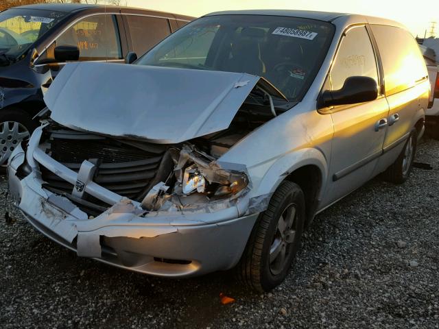 1D4GP45R55B161564 - 2005 DODGE CARAVAN SX SILVER photo 2