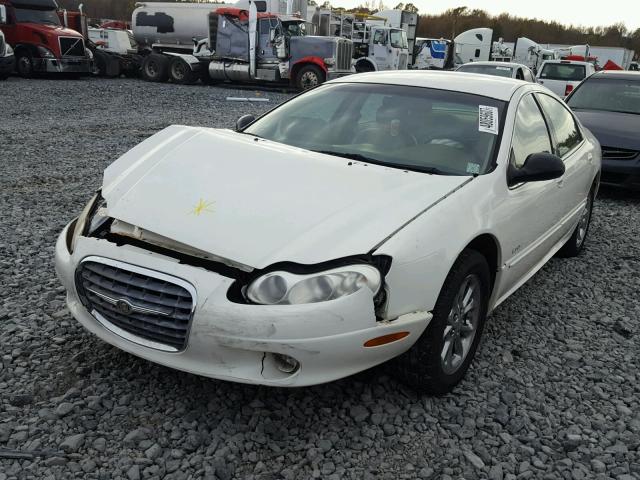 2C3HC56GXYH222567 - 2000 CHRYSLER LHS WHITE photo 2