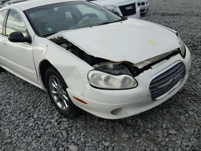 2C3HC56GXYH222567 - 2000 CHRYSLER LHS WHITE photo 9