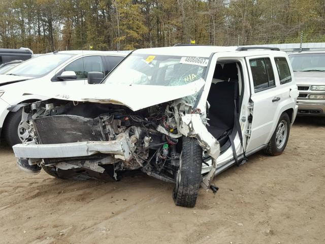 1J4NT2GA8AD639383 - 2010 JEEP PATRIOT SP WHITE photo 2