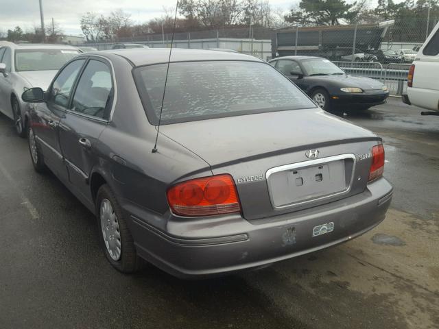 KMHWF25SX4A945130 - 2004 HYUNDAI SONATA GL GRAY photo 3