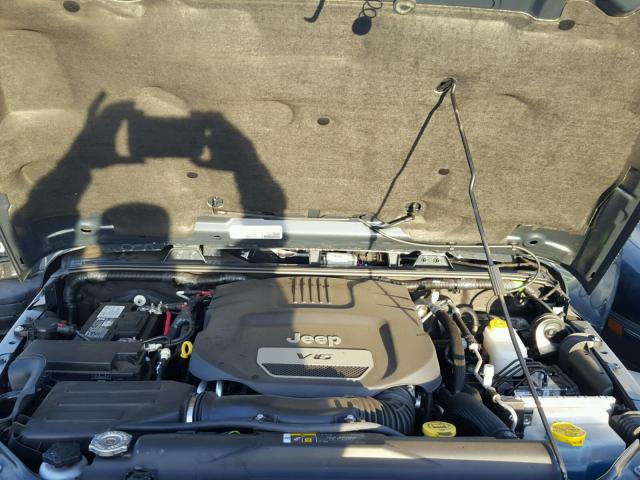 1C4BJWDG4HL643381 - 2017 JEEP WRANGLER U GRAY photo 7