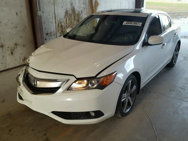 19VDE2E56DE001047 - 2013 ACURA ILX 24 PRE WHITE photo 2